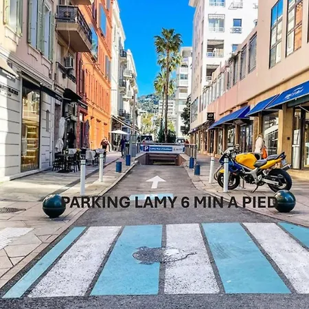 Confortable Calme, Latour Mauboug-carlton Martinez A0b107 *